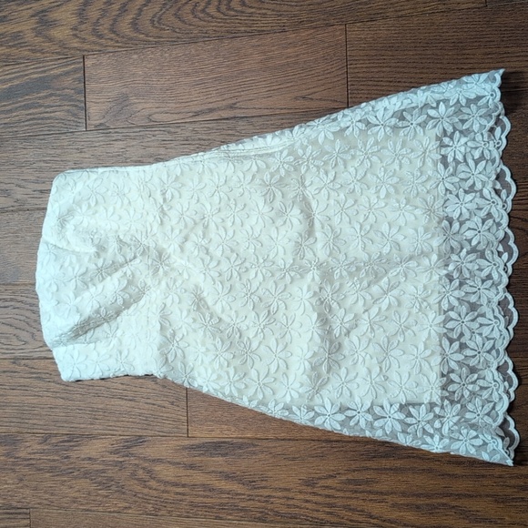 Badgley Mischka - Elegant White Floral Strapless Dress - Picture 2 of 7